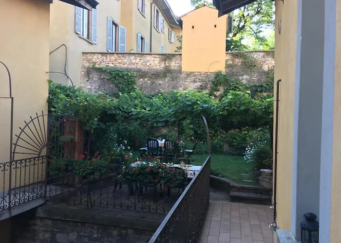 Mario Lupo Apartment *