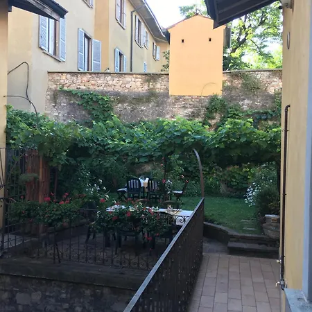 Mario Lupo Appartamento *